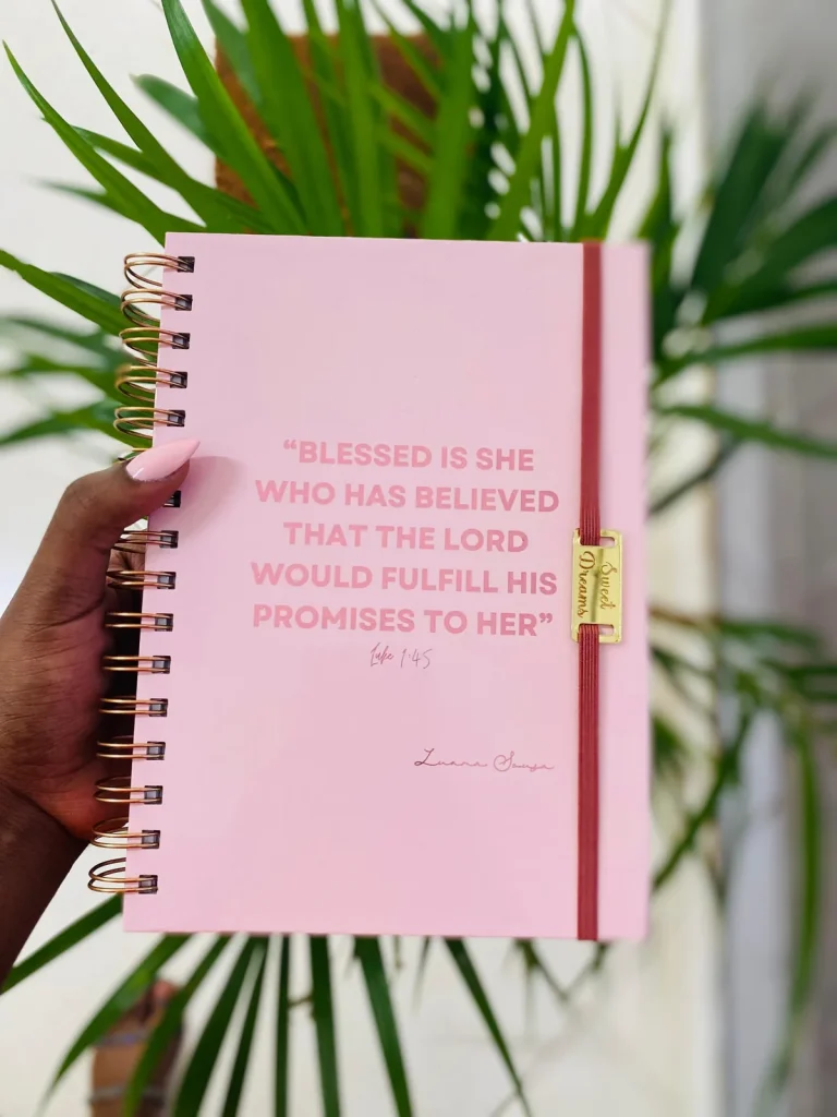 Planner diário rosa personalizado